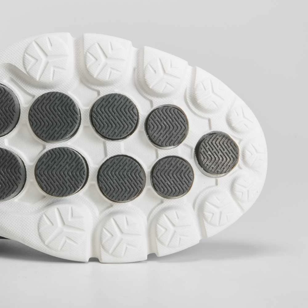 Deportiva Negra Walking Pillars COMFEET 7 Deportiva Negra Walking Pillars COMFEET - Imagen 5