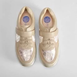 Deportivo Beige Detalles Dorados COMFEET -Moda Zapatos Tienda 2d2d658c fb4c 43f2 8f33 75b3c9e45a72 23222csc1zp1x41 000 004