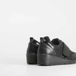 Zapato Cuña Velcro Charol COMFEET -Moda Zapatos Tienda 510cb2ad ac7f 49e8 87e2 86f11ea80f83 23222vec1zp1n16 000 003