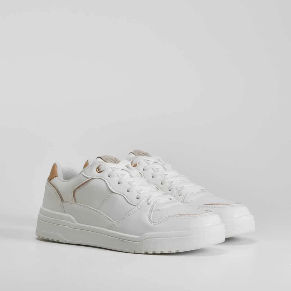 Sneaker Detalles Dorados PICCOLA PIU 4 Sneaker Detalles Dorados PICCOLA PIU - Imagen 2