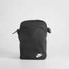Bandolera Negra NIKE -Moda Zapatos Tienda eb84d099 d326 4df0 a7ab 212ff19f0ca4 23160boh0bb2n32 000 001